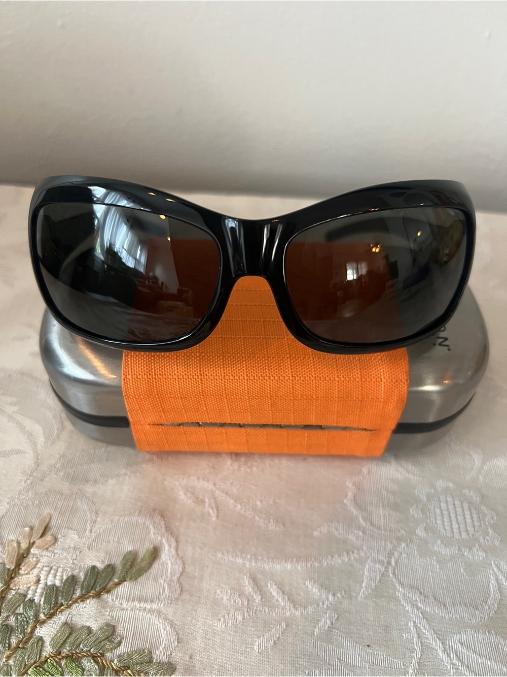 Kaenon Polorized Sunglasses With Case